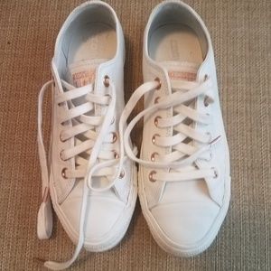 Leather limited edition Converse